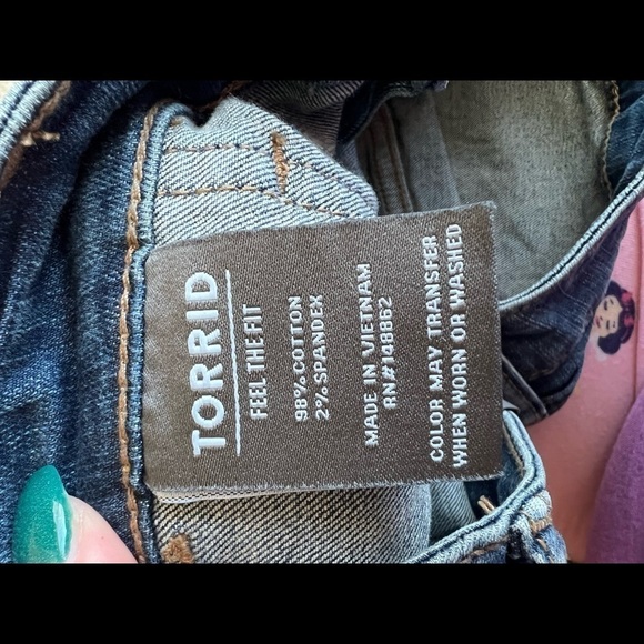 NWT TORRID HIGH RISE SHORTIE SHORT - VINTAGE STRETCH MEDIUM WASH denim shorts - Picture 5 of 10